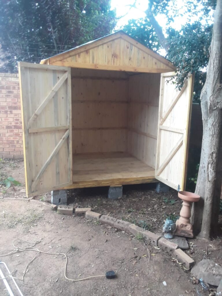 Wendy Houses Akasia being constructed